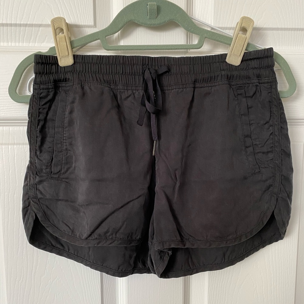Lululemon Black Shorts : Size 6